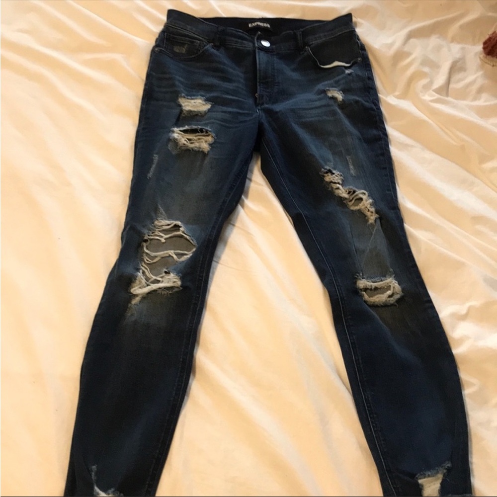 CLOSET CLOSING MONDAY 9/30. Express Ankle MidRise Jeans